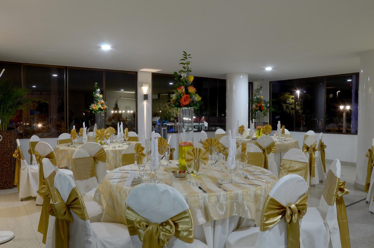 Hotel Juan Maria Tulua Bagian luar foto