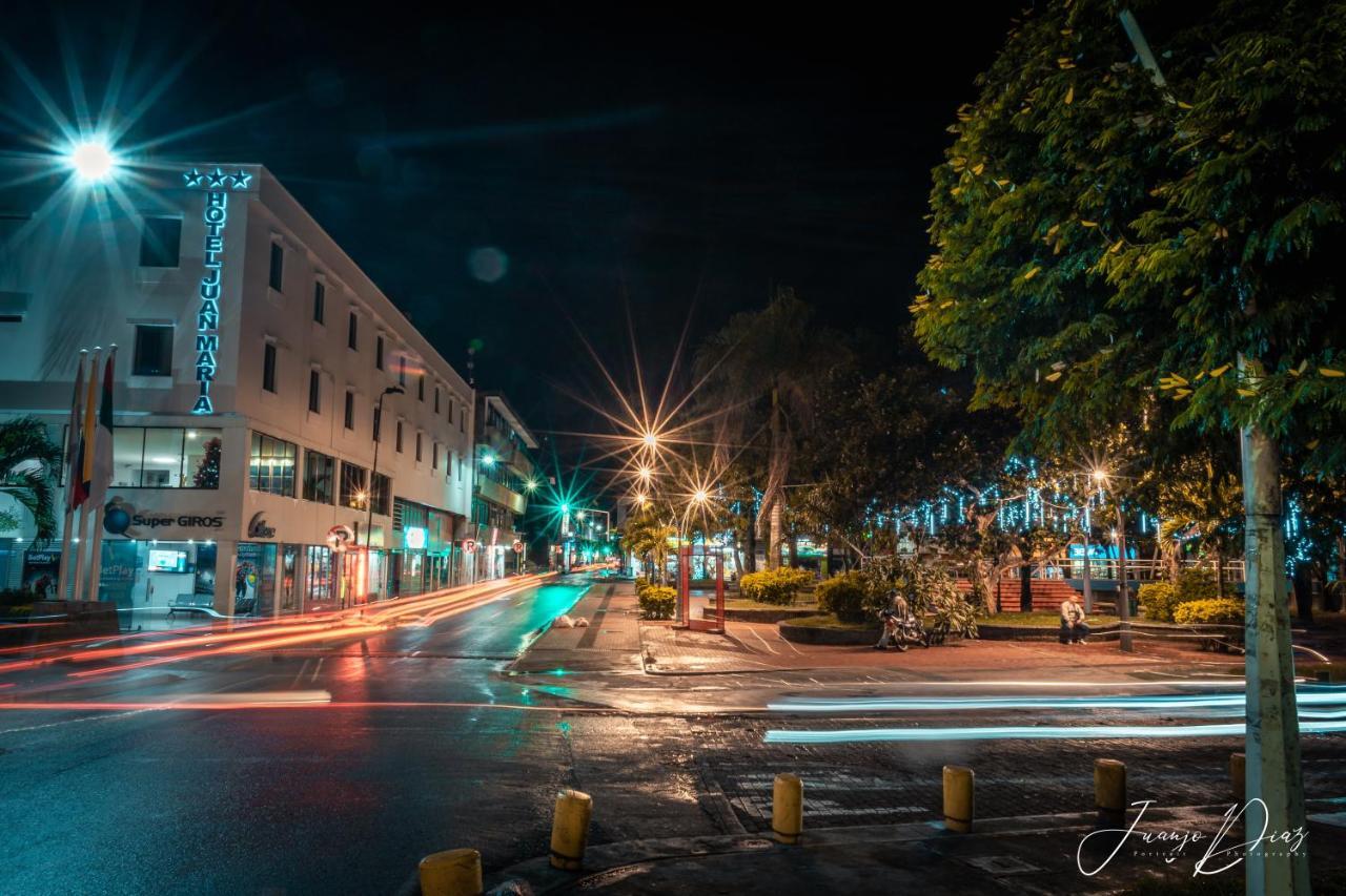 Hotel Juan Maria Tulua Bagian luar foto